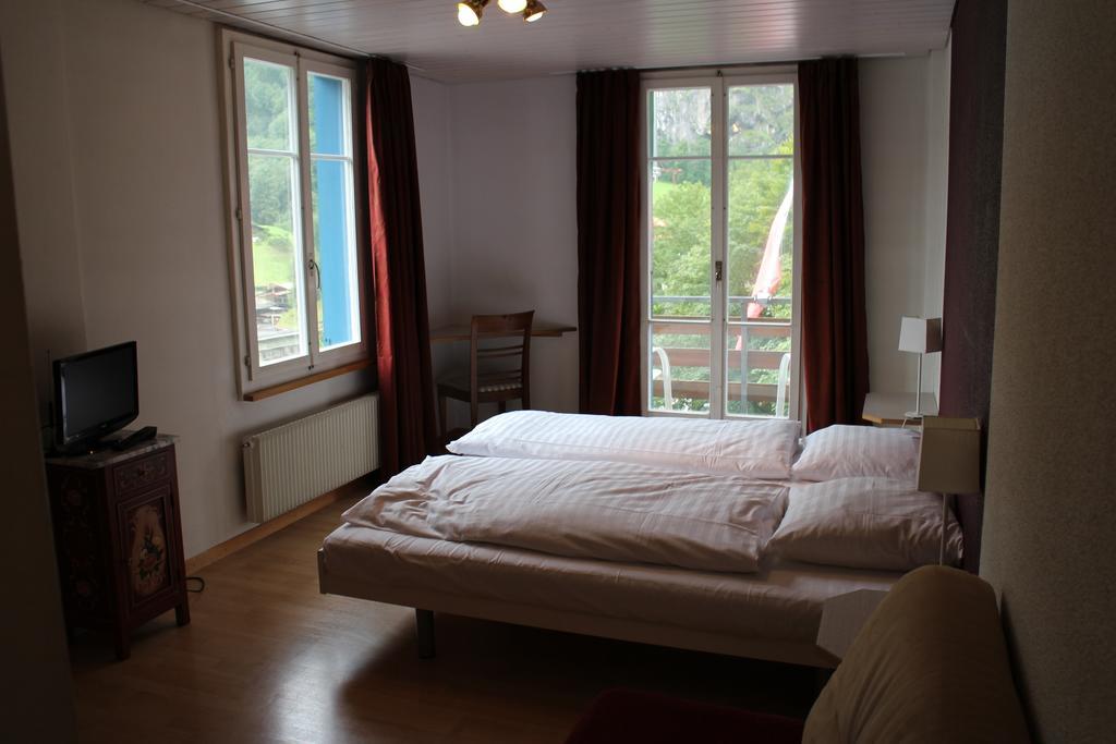 Hotel Restaurant Jungfrau Lauterbrunnen Rum bild