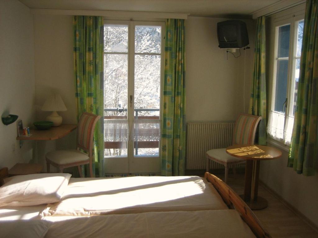 Hotel Restaurant Jungfrau Lauterbrunnen Exteriör bild